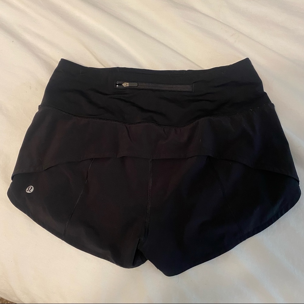 Lulu Lemon Speed Up Low-Rise Lined Short 2.5"